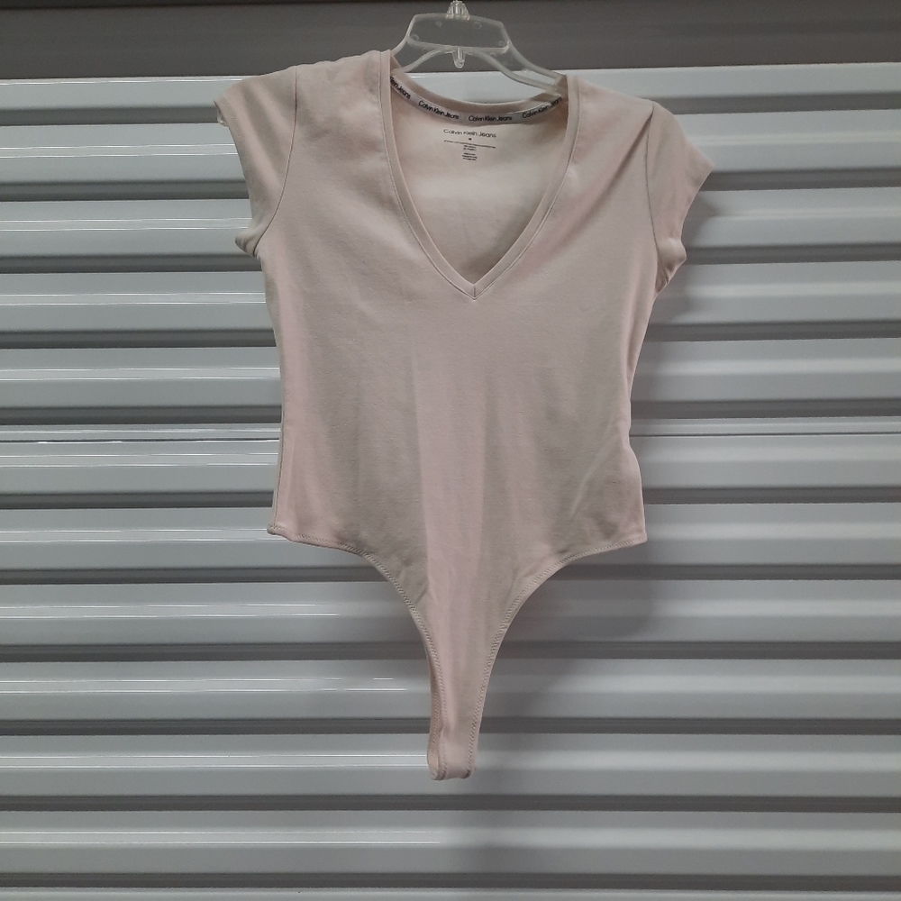 Calvin Klein Jeans Bodysuit Top Womens Medium Beige Short Sleeve V-Neck